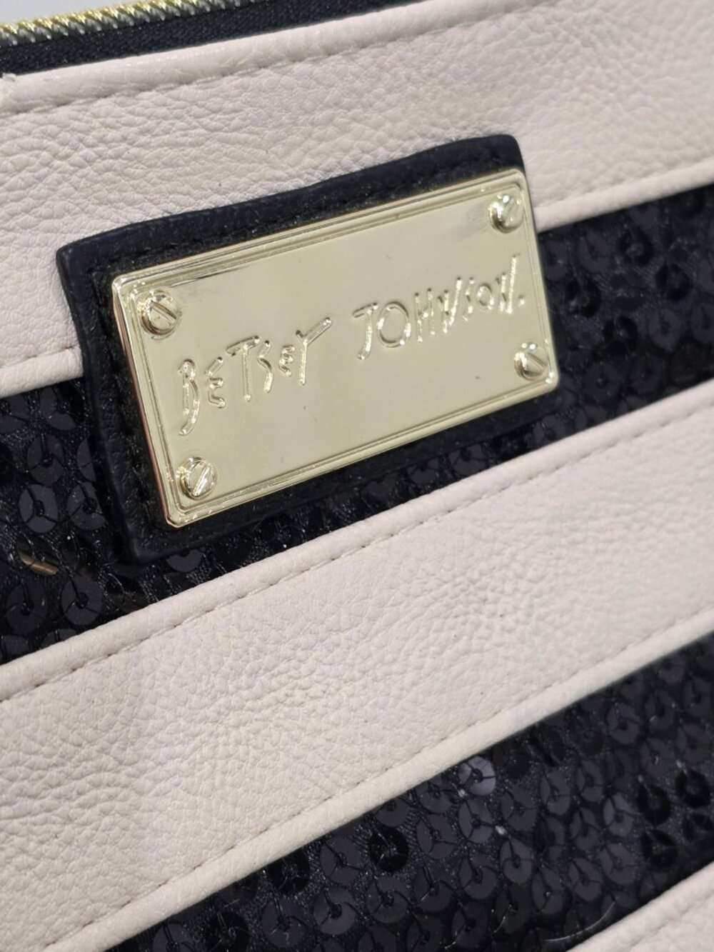 Betsey Johnson ✦ Black Sequin Wristlet Clutch ✦ Gold Plaque Rose Print Interior - Picture 5 of 8